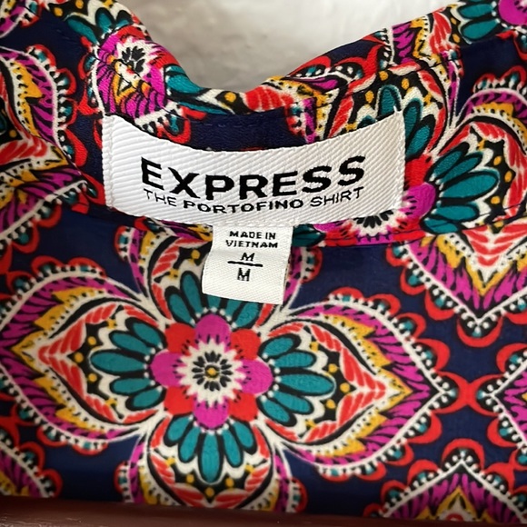 🔥 3 for $30 🔥 Express Patterned Portofino Button Up Shirt - Picture 2 of 2